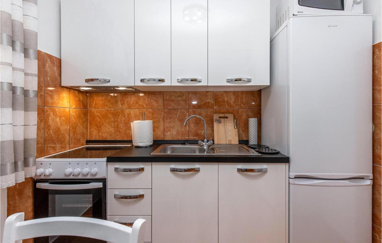 Amazing Apartment In Kostrena With 1 Bedrooms And Wifi Luaran gambar